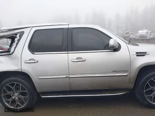 2013 Cadillac Escalade Luxury with VIN 1GYS4BEF3DR201649, listed as a IAAI auction lot 41357511 with 158,665 mi miles. Bid and sale history available at carsss.com. Image 13.