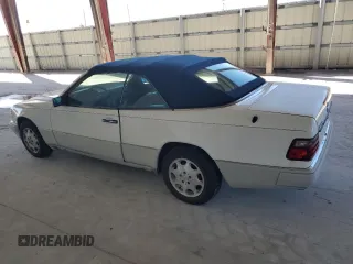 1995 Mercedes-Benz E Class with VIN WDBEA66E7SC186998, listed as a Copart auction lot 48033005 with 114,643 mi miles and Clean Title. Bid and sale history available at carsss.com. Image 2.