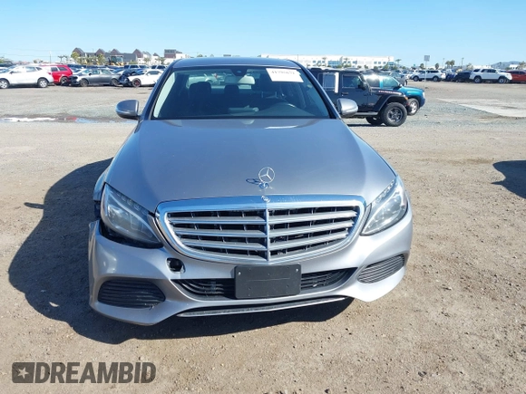 2015 Mercedes-Benz C 300 z VIN 55SWF4JB7FU049897, wystawiony jako IAAI lot #41795671 z przebiegiem 137 194 mil mil oraz . Historia ofert i sprzedaży dostępna na DreamBid. Obrazek 12.