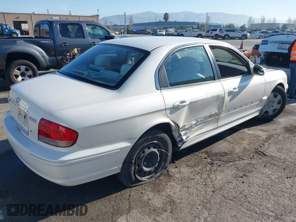 2002 Hyundai Sonata with VIN KMHWF25S92A571901, listed as a IAAI auction lot 41404038 with 133,316 mi miles. Bid and sale history available at carsss.com. Image 4.