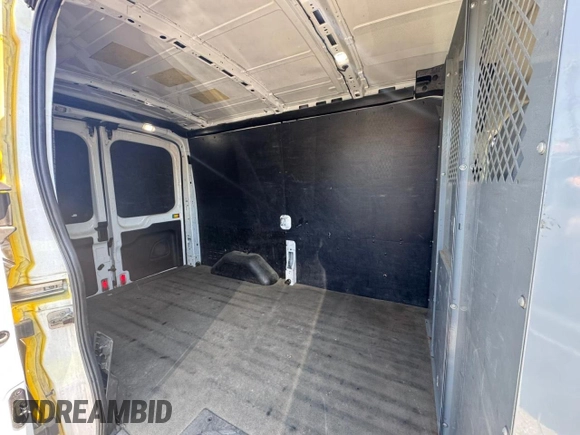 2018 Ford Transit z VIN 1FTYE1CM4JKB39305, wystawiony jako Copart lot #59748255 z przebiegiem 183 855 mil mil oraz Czysty tytuł • Clean title. Historia ofert i sprzedaży dostępna na DreamBid. Obrazek 6.