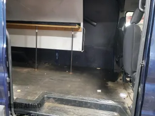 2020 Ford Transit Cargo z VIN 1FTBR2C84LKB69488, wystawiony jako Copart lot #86911014 z przebiegiem 104 004 mil mil oraz Szkoda całkowita • Salvage title. Historia ofert i sprzedaży dostępna na DreamBid. Obrazek 10.