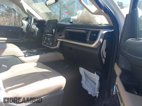 2022 Ford Expedition Max XLT with VIN 1FMJK1HT4NEA54989, listed as a IAAI auction lot 41826238 with 25,552 mi miles and . Bid and sale history available at DreamBid. Image 5.