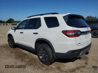 2024 Honda Pilot TrailSport with VIN 5FNYG1H65RB008641, listed as a Copart auction lot 73555804 with 8,186 mi miles and Salvage Title. Bid and sale history available at carsss.com. Image 2.