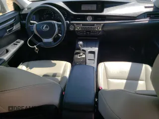 2014 Lexus ES 330 z VIN JTHBK1GG6E2105714, wystawiony jako Copart lot #52778825 z przebiegiem 125 153 mil mil oraz Szkoda całkowita • Salvage title. Historia ofert i sprzedaży dostępna na DreamBid. Obrazek 8.