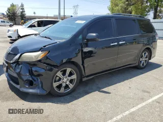 2017 Toyota Sienna SE with VIN 5TDXZ3DC7HS787029, listed as a Copart auction lot 60462835 with 132,870 mi miles and Salvage title. Bid and sale history available at DreamBid. Image 1.