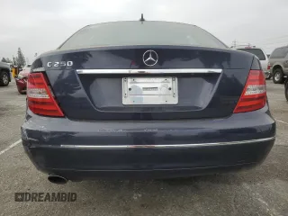 2013 Mercedes-Benz C 250 Sport z VIN WDDGF4HB5DR268186, wystawiony jako Copart lot #59209855 z przebiegiem 93 184 mil mil oraz Czysty tytuł • Clean title. Historia ofert i sprzedaży dostępna na DreamBid. Obrazek 6.