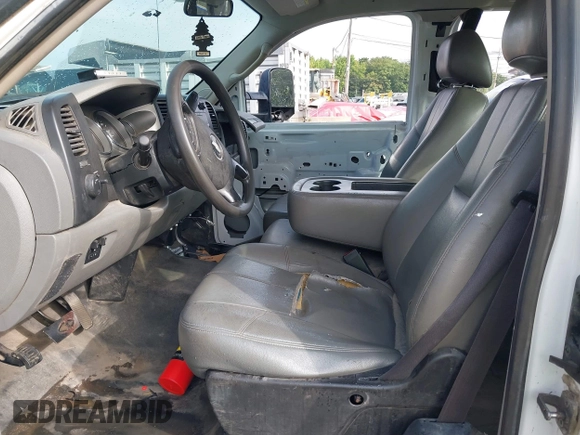 2012 Chevrolet Silverado 3500HD with VIN 1GB2CZCG4CZ113273, listed as a IAAI auction lot 40107404 with 258,322 mi miles and . Bid and sale history available at DreamBid. Image 5.