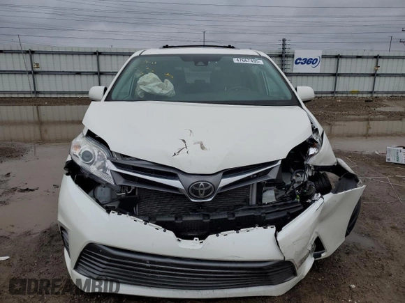 2019 Toyota Sienna XLE with VIN 5TDDZ3DC0KS224611, listed as a Copart auction lot 47667495 with 61,829 mi miles and Salvage Title. Bid and sale history available at carsss.com. Image 5.