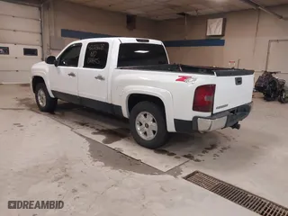2007 Chevrolet Silverado 1500 LT w/2LT with VIN 2GCEK13MX71677513, listed as a IAAI auction lot 42023608 with 144,555 mi miles. Bid and sale history available at carsss.com. Image 3.