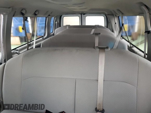 2012 Ford Econoline Passenger XL z VIN 1FBSS3BL5CDA38742, wystawiony jako Copart lot #62640235 z przebiegiem 97 890 mil mil oraz Szkoda całkowita • Salvage title. Historia ofert i sprzedaży dostępna na DreamBid. Obrazek 10.