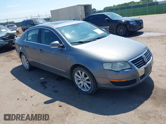 2006 Volkswagen Passat Lux z VIN WVWEK93C66E032649, wystawiony jako IAAI lot #42516172 z przebiegiem 215 070 mil mil oraz . Historia ofert i sprzedaży dostępna na DreamBid. Obrazek 1.