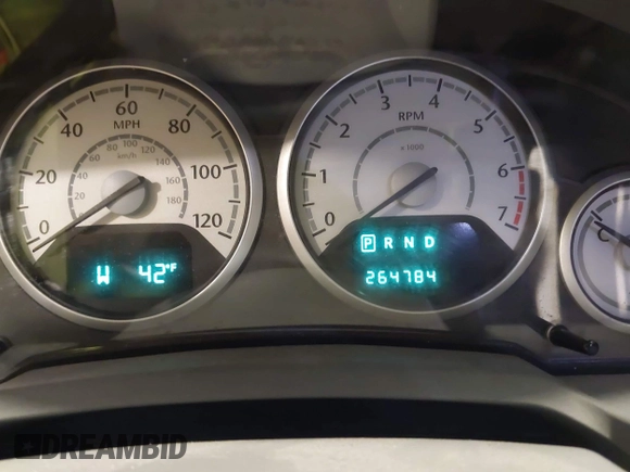 2010 Chrysler Town & Country Touring with VIN 2A4RR5D14AR212995, listed as a IAAI auction lot 41944861 with 264,784 mi miles. Bid and sale history available at carsss.com. Image 7.