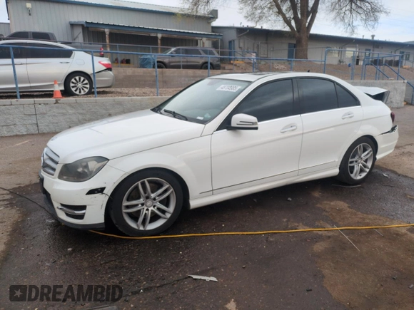 2013 Mercedes-Benz C 300 Sport z VIN WDDGF8ABXDR248663, wystawiony jako Copart lot #48704985 z przebiegiem 108 815 mil mil oraz Szkoda całkowita • Salvage title. Historia ofert i sprzedaży dostępna na DreamBid. Obrazek 1.