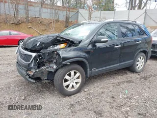 2013 Kia Sorento LX with VIN 5XYKTCA66DG417238, listed as a IAAI auction lot 41992513 with 166,134 mi miles. Bid and sale history available at carsss.com. Image 17.