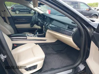 2010 BMW 7 Series 750Li с VIN WBAKB8C55ACY63172, выставлен на аукционе IAAI как лот 42130636 с пробегом 111 276 миль миль и . История ставок и продаж доступна на DreamBid. Изображение 5.