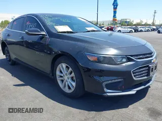 2018 Chevrolet Malibu LT z VIN 1G1ZD5ST3JF275577, wystawiony jako IAAI lot #42277482 z przebiegiem 104 513 mil mil oraz . Historia ofert i sprzedaży dostępna na DreamBid. Obrazek 1.