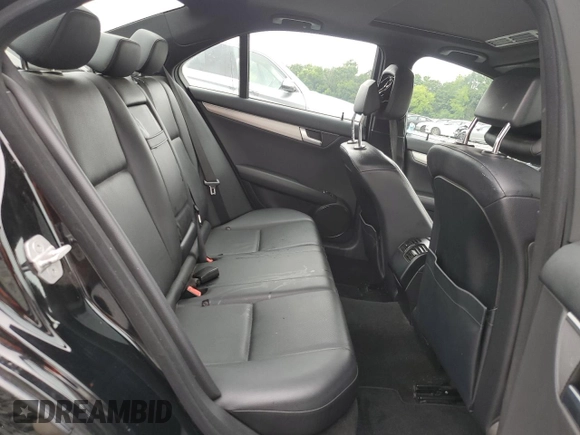 2013 Mercedes-Benz C 250 Sport с VIN WDDGF4HB4DR258779, выставлен на аукционе Copart как лот 61388095 с пробегом 257 716 миль миль и Списание • Salvage title. История ставок и продаж доступна на DreamBid. Изображение 10.