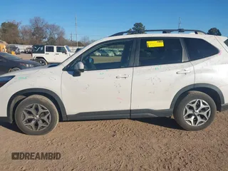 2019 Subaru Forester Premium with VIN JF2SKAEC2KH521416, listed as a IAAI auction lot 41392632 with 101,052 mi miles. Bid and sale history available at carsss.com. Image 14.