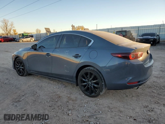 2022 Mazda 3 Carbon Edition z VIN 3MZBPACL0NM300509, wystawiony jako Copart lot #82294524 z przebiegiem 43 367 mil mil oraz Szkoda całkowita • Salvage title. Historia ofert i sprzedaży dostępna na DreamBid. Obrazek 2.