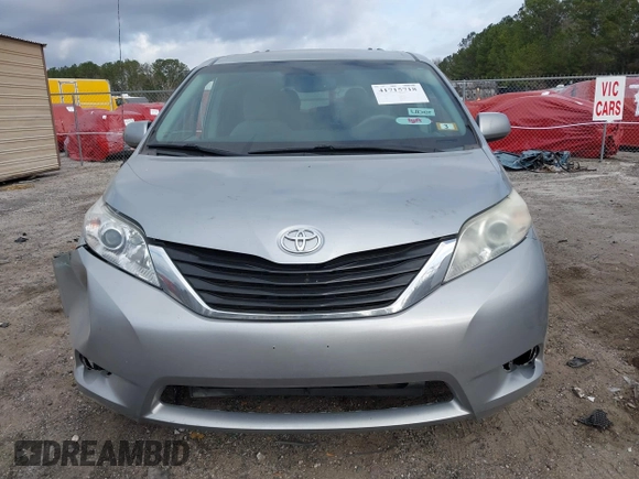 2011 Toyota Sienna LE AAS with VIN 5TDKK3DC3BS109139, listed as a IAAI auction lot 41715718 with 210,332 mi miles. Bid and sale history available at carsss.com. Image 12.