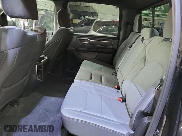 2022 Ram 1500 Big Horn z VIN 1C6RRFFG3NN179009, wystawiony jako IAAI lot #42521052 z przebiegiem 60 189 mil mil oraz . Historia ofert i sprzedaży dostępna na DreamBid. Obrazek 17.