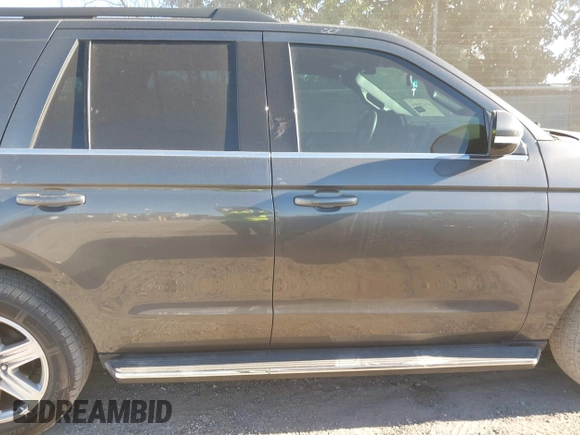 2019 Ford Expedition XLT with VIN 1FMJU1HT5KEA76330, listed as a IAAI auction lot 41171664 with 89,548 mi miles. Bid and sale history available at carsss.com. Image 13.