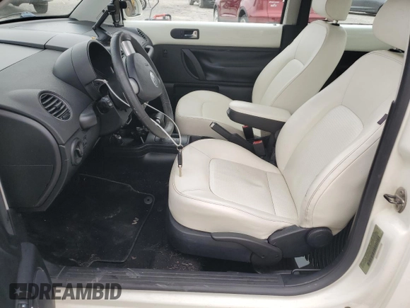 2008 Volkswagen Beetle with VIN 3VWFG31C98M518226, listed as a Copart auction lot 82025464 with 109,510 mi miles and Salvage Title. Bid and sale history available at DreamBid. Image 7.