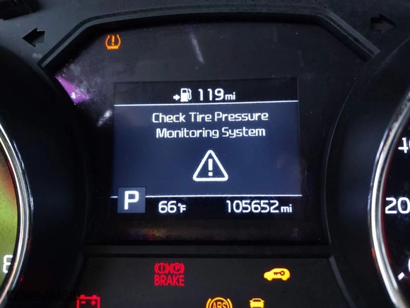2019 Kia Sedona EX with VIN KNDMB5C18K6526325, listed as a IAAI auction lot 41877920 with 105,652 mi miles. Bid and sale history available at carsss.com. Image 16.