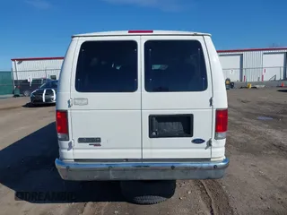 2008 Ford Econoline Passenger XL с VIN 1FDSS31L08DB33919, выставлен на аукционе IAAI как лот 41865371 с пробегом 264 755 миль миль и . История ставок и продаж доступна на DreamBid. Изображение 16.