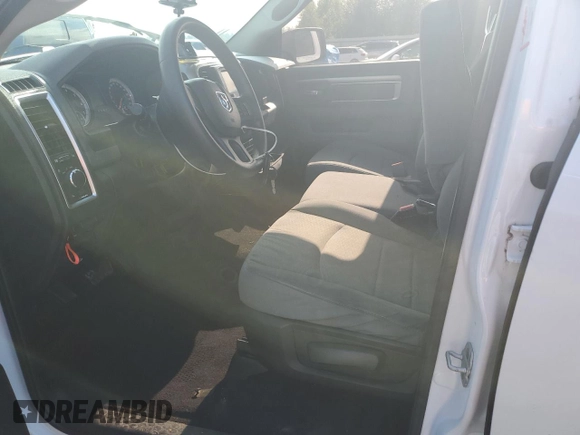 2014 Ram 1500 SLT z VIN 1C6RR7GT1ES186284, wystawiony jako Copart lot #58061785 z przebiegiem 135 890 mil mil oraz Szkoda całkowita • Salvage title. Historia ofert i sprzedaży dostępna na DreamBid. Obrazek 7.