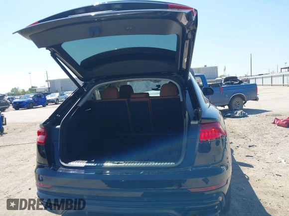 2021 Audi Q8 Premium Plus z VIN WA1EVAF14MD003053, wystawiony jako IAAI lot #41854362 z przebiegiem 32 412 mil mil oraz . Historia ofert i sprzedaży dostępna na DreamBid. Obrazek 19.