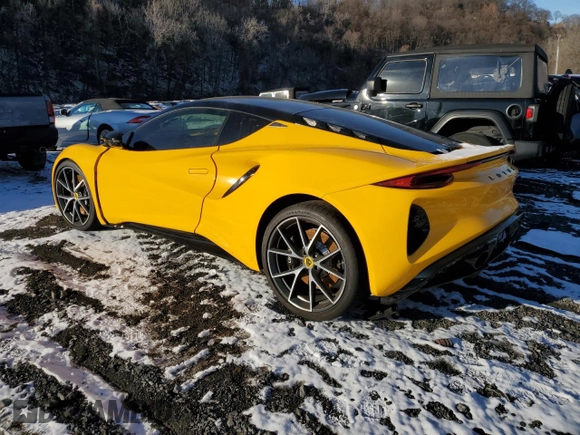2024 Lotus Emira First Edition z VIN SCCLEKAX2RHB11154, wystawiony jako Copart lot #86479894 z przebiegiem 4634 mil mil oraz Szkody całkowita. Historia ofert i sprzedaży dostępna na DreamBid. Obrazek 2.