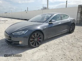 2014 Tesla Model S P85D with VIN 5YJSA1H28EFP62793, listed as a Copart auction lot 52902495 with Not Provided miles and Salvage Title. Bid and sale history available at DreamBid. Image 1.