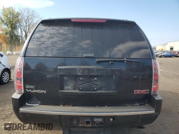 2011 GMC Yukon Denali with VIN 1GKS2EEF5BR197392, listed as a Copart auction lot 77253844 with 276,239 mi miles and Clean Title. Bid and sale history available at carsss.com. Image 6.