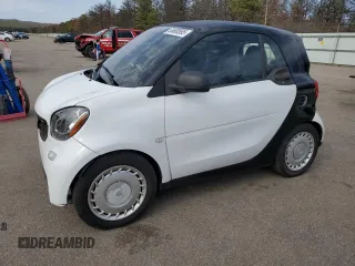 2017 Smart fortwo Pure with VIN WMEFJ5DA7HK173863, listed as a Copart auction lot 53680695 with Not Provided miles and Clean Title. Bid and sale history available at DreamBid. Image 1.