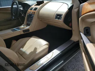 2007 Aston Martin DB9 z VIN SCFAD01A77GA07808, wystawiony jako Copart lot #48063115 z przebiegiem 53 195 mil mil oraz Szkody całkowita. Historia ofert i sprzedaży dostępna na DreamBid. Obrazek 8.