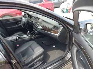 2013 BMW 5 Series 528i xDrive z VIN WBAXH5C55DD109674, wystawiony jako IAAI lot #41944084 z przebiegiem 132 074 mil mil oraz . Historia ofert i sprzedaży dostępna na DreamBid. Obrazek 5.