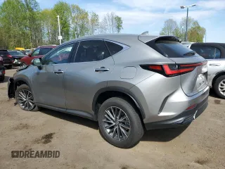 2025 Lexus NX 350 Premium z VIN 2T2GGCEZ0SC080200, wystawiony jako Copart lot #54234395 z przebiegiem 897 mil mil oraz Szkoda całkowita • Salvage title. Historia ofert i sprzedaży dostępna na DreamBid. Obrazek 2.
