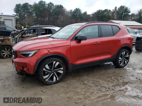 2023 Volvo XC40 Plus Dark Theme с VIN YV4L12UW5P2071775, выставлен на аукционе Copart как лот 51894235 с пробегом 18 883 миль миль и Списание • Salvage title. История ставок и продаж доступна на DreamBid. Изображение 1.
