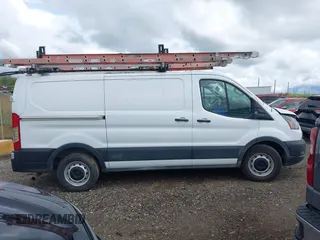 2021 Ford Transit Cargo z VIN 1FTYE1Y86MKA71783, wystawiony jako IAAI lot #42183454 z przebiegiem 53 405 mil mil oraz . Historia ofert i sprzedaży dostępna na DreamBid. Obrazek 13.