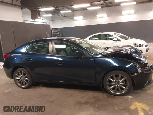 2018 Mazda 3 Touring with VIN 3MZBN1V30JM252166, listed as a IAAI auction lot 41828745 with 32,719 mi miles. Bid and sale history available at carsss.com. Image 13.