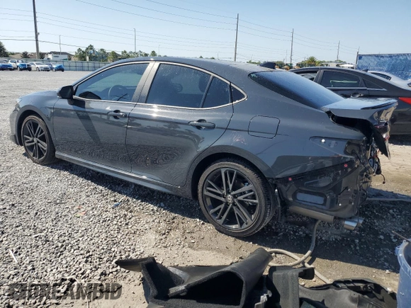 2025 Toyota Camry LE with VIN 4T1DAACK6SU559271, listed as a Copart auction lot 52409575 with 4,474 mi miles and Salvage Title. Bid and sale history available at carsss.com. Image 2.