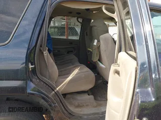 2005 Chevrolet Tahoe LS with VIN 1GNEC13V65R195249, listed as a IAAI auction lot 41940268 with 177,642 mi miles. Bid and sale history available at carsss.com. Image 8.