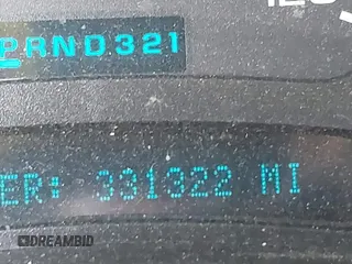 2005 Chevrolet Tahoe Police z VIN 1GNEC13Z15R249205, wystawiony jako IAAI lot #42209381 z przebiegiem 331 322 mil mil oraz . Historia ofert i sprzedaży dostępna na DreamBid. Obrazek 7.