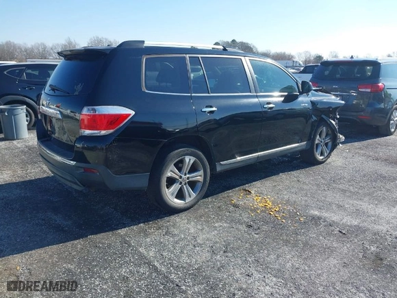 2011 Toyota Highlander Limited with VIN 5TDYK3EH1BS028564, listed as a IAAI auction lot 41282900 with 202,677 mi miles. Bid and sale history available at carsss.com. Image 4.