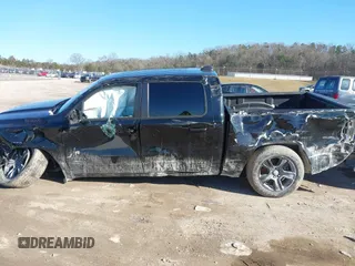 2020 Ram 1500 Big Horn z VIN 1C6SRFFT5LN330864, wystawiony jako IAAI lot #41457715 z przebiegiem 53 226 mil mil oraz . Historia ofert i sprzedaży dostępna na DreamBid. Obrazek 14.
