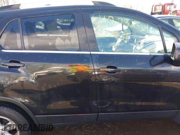 2015 Chevrolet Trax LT with VIN KL7CJLSB5FB060070, listed as a IAAI auction lot 41973231 with 44,802 mi miles. Bid and sale history available at carsss.com. Image 13.