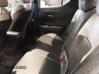 2018 Toyota C-HR XLE z VIN NMTKHMBX5JR039263, wystawiony jako IAAI lot #42265976 z przebiegiem 88 253 mil mil oraz . Historia ofert i sprzedaży dostępna na DreamBid. Obrazek 8.