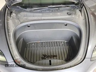2022 Tesla Model 3 Long Range z VIN 5YJ3E1EB6NF289327, wystawiony jako Copart lot #58176825 z przebiegiem 120 883 mil mil oraz Czysty tytuł • Clean title. Historia ofert i sprzedaży dostępna na DreamBid. Obrazek 11.